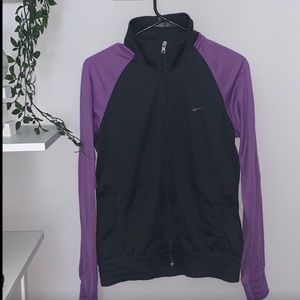 Nike zip up jacket. 🌈